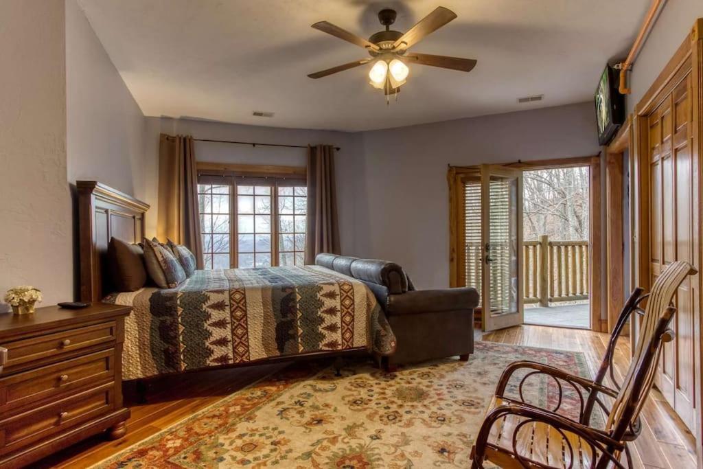 Mountain Bliss: Estate W/ Views~Firepit~Hot Tub~Gburg 5Min~3 Pools Villa Gatlinburg Exterior photo