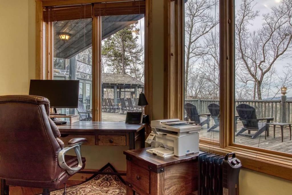 Mountain Bliss: Estate W/ Views~Firepit~Hot Tub~Gburg 5Min~3 Pools Villa Gatlinburg Exterior photo
